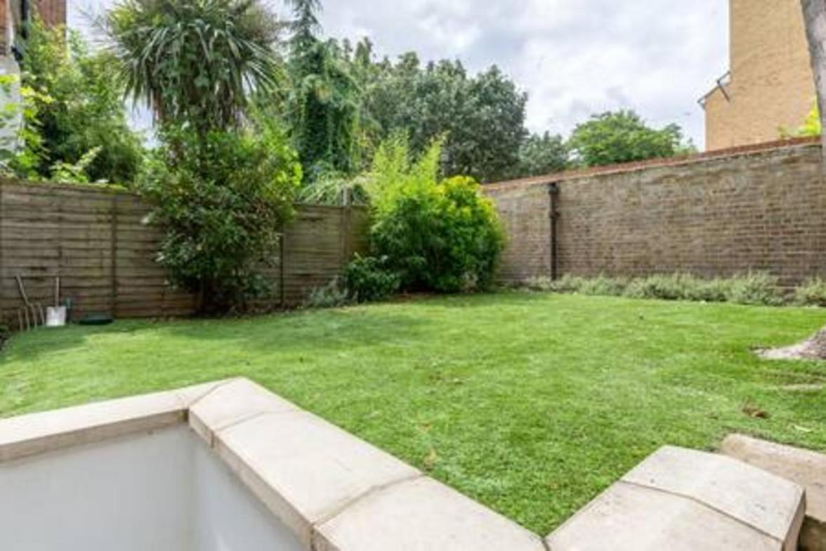 Apartment Large 2bed1.5bath With Garden In Ovalvauxhall London